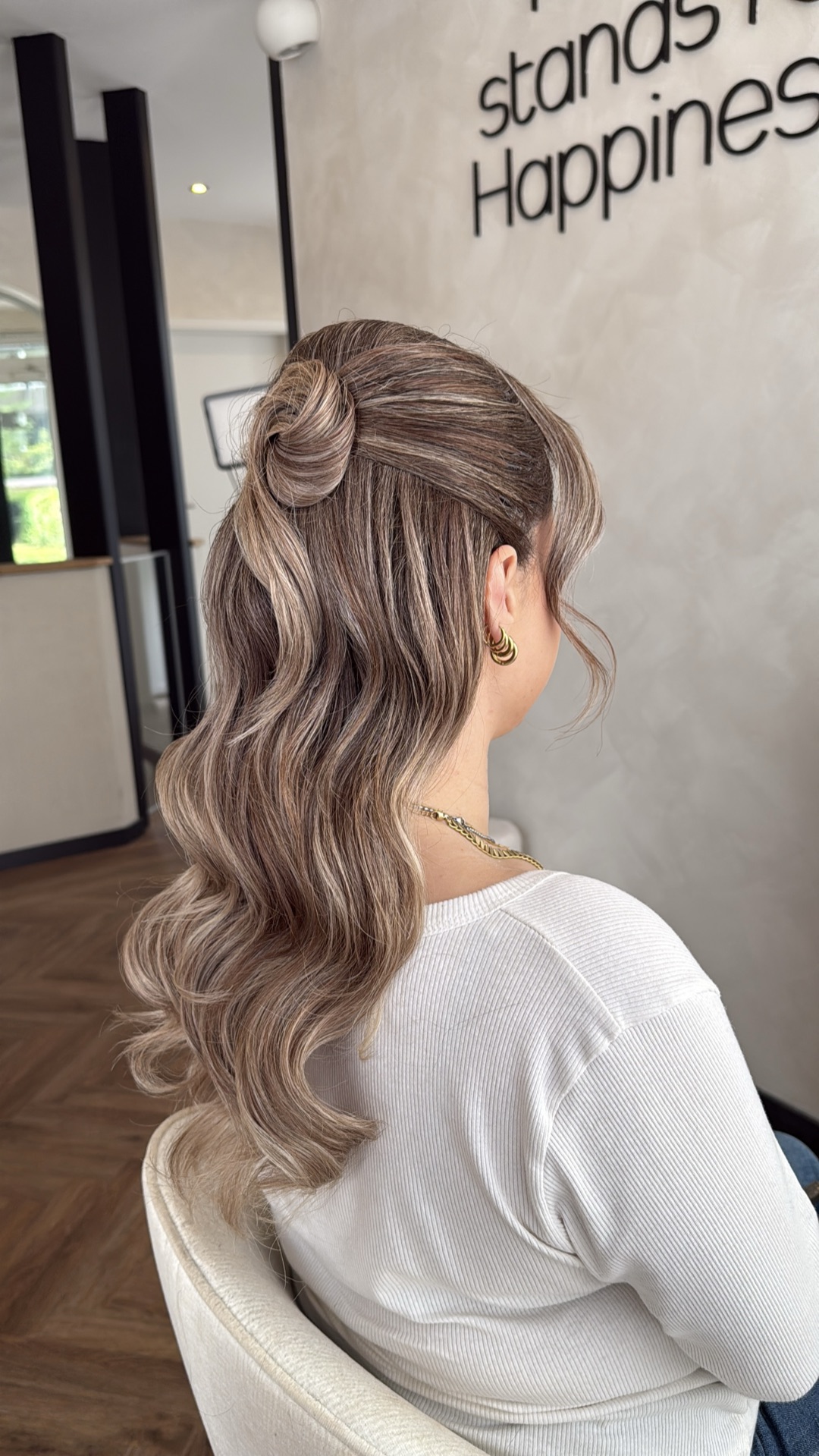 Half-Up Styling mit Wellen von Reta Yamaci Köln