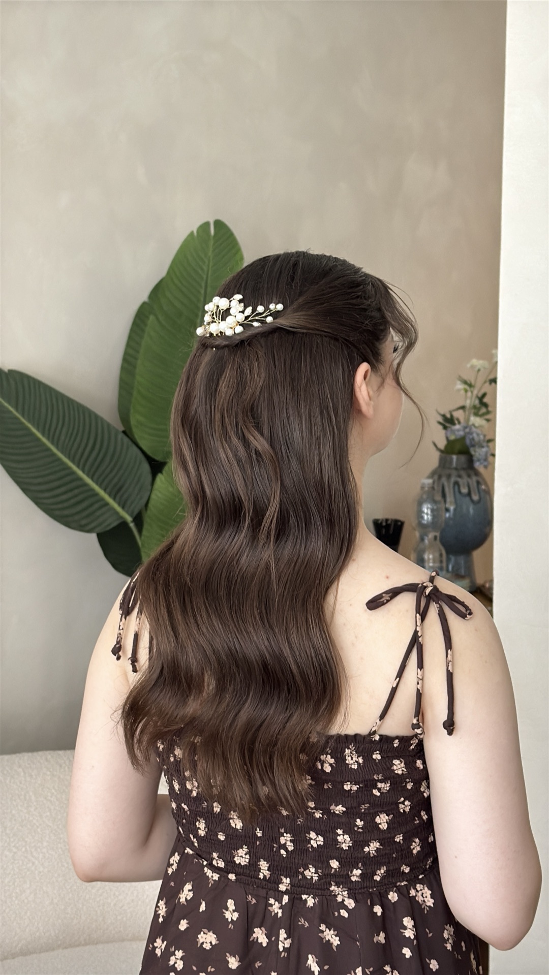 Brautfrisur mit Haarschmuck von Reta Yamaci